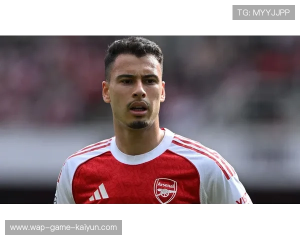 阿森纳右路换位制造空档，马丁内利突破得手